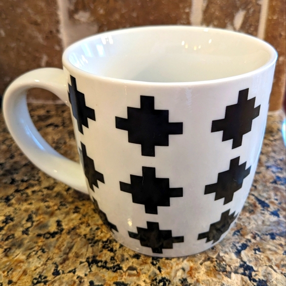 Black White Mug Statement Cup Checked Checkered Geometric Pattern Unique - Picture 1 of 1